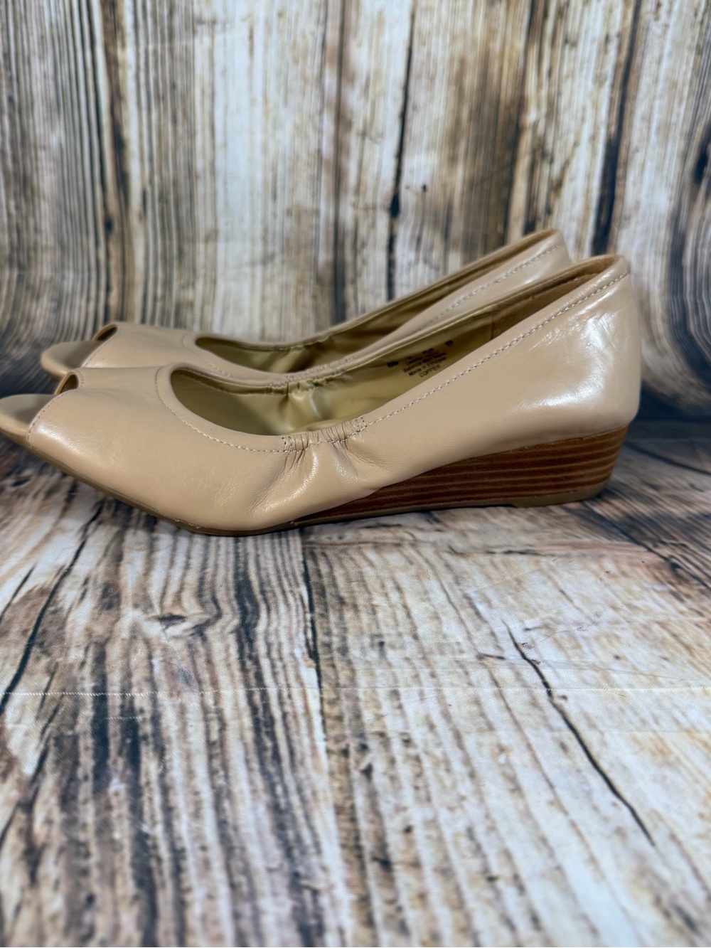Naturalizer Copper Nude Leather Peep Toe Wedge Heels Womens 10 Chic Comfort